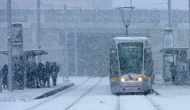 21/12/2010 A Luas drives through snow & ice conditions at the Red Cow Luas Station , Dublin. Photo: Gareth Chaney Collins